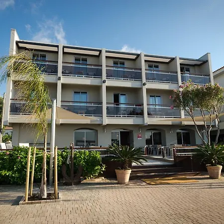 Hotel L'amiral 3*