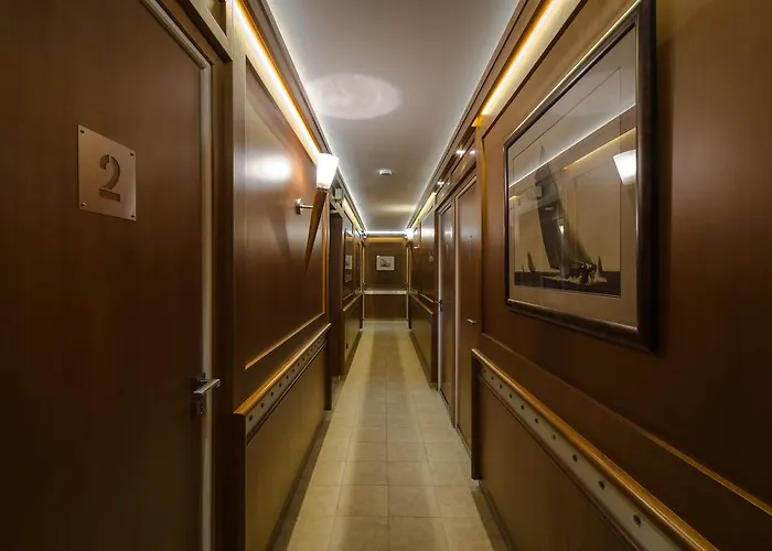 L'amiral Hotel