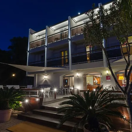 Hotel L'amiral L'Ile-Rousse (Corsica)