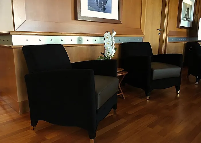 L'amiral 3* LʼÎle-Rousse