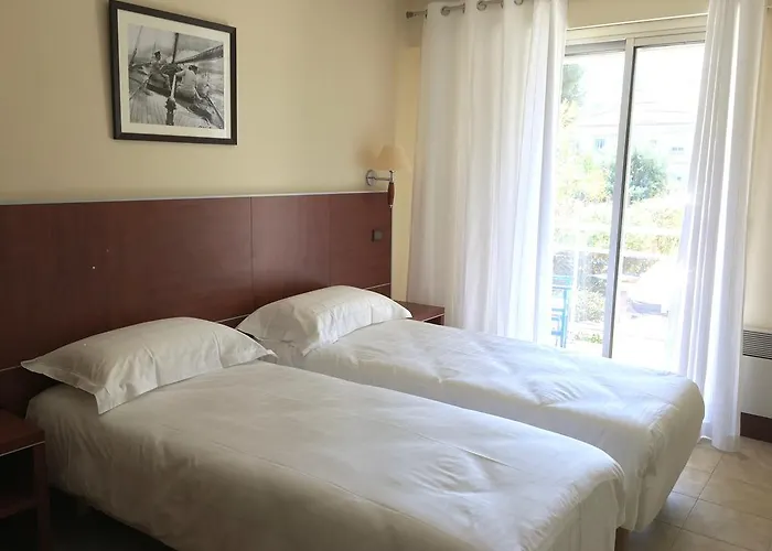 L'amiral 3* LʼÎle-Rousse