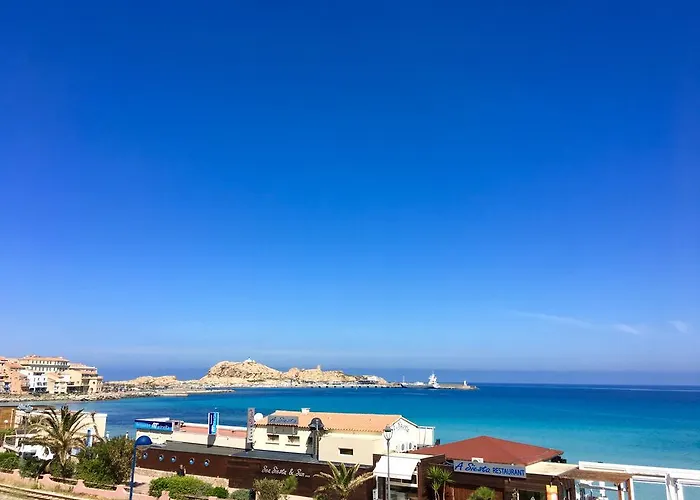 L'amiral 3* LʼÎle-Rousse