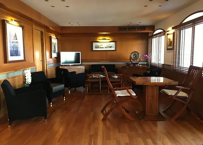 L'amiral Hotel LʼÎle-Rousse