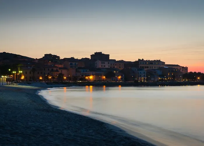 L'amiral 3* LʼÎle-Rousse